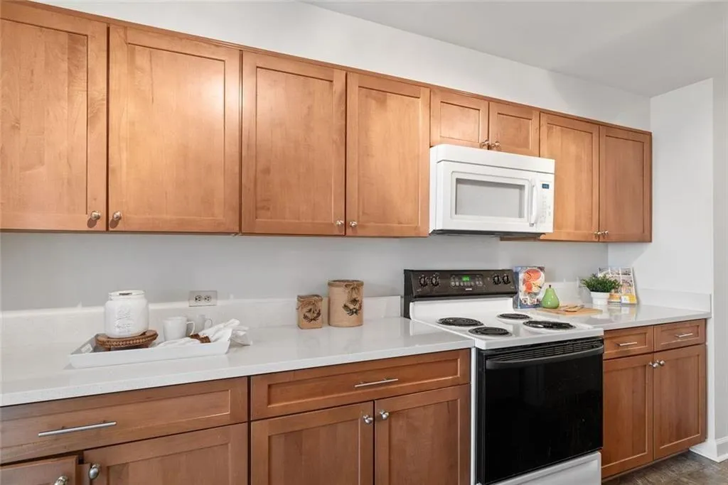 145 15th Street Ne Unit 602, Atlanta, Georgia 30309, 2 Bedrooms Bedrooms, ,2 BathroomsBathrooms,Residential,For Sale,145 15th Street Ne Unit 602,7613277