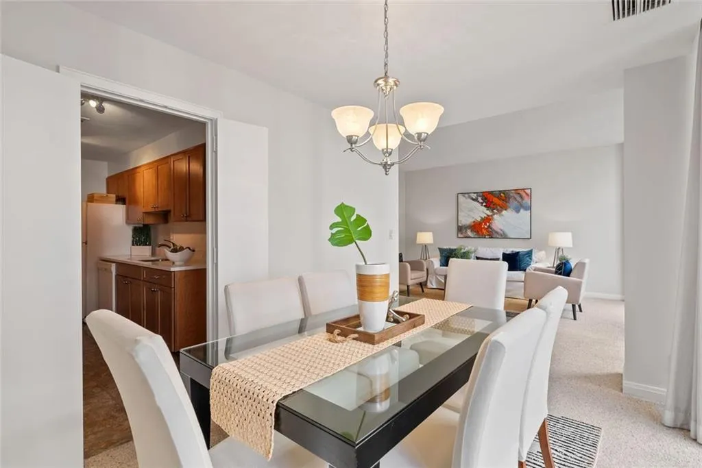 145 15th Street Ne Unit 602, Atlanta, Georgia 30309, 2 Bedrooms Bedrooms, ,2 BathroomsBathrooms,Residential,For Sale,145 15th Street Ne Unit 602,7613277