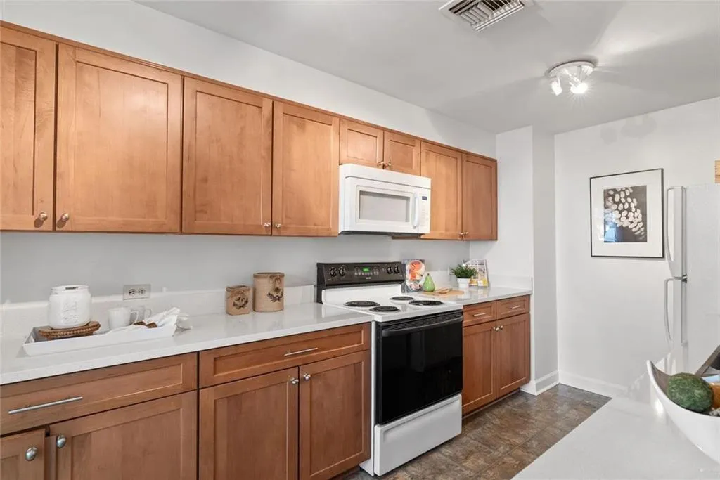 145 15th Street Ne Unit 602, Atlanta, Georgia 30309, 2 Bedrooms Bedrooms, ,2 BathroomsBathrooms,Residential,For Sale,145 15th Street Ne Unit 602,7613277
