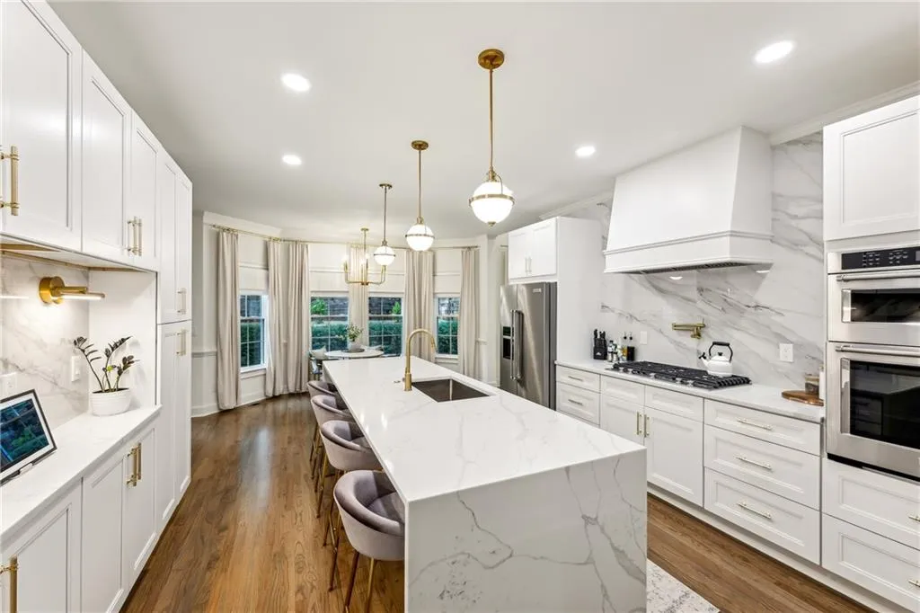 505 Woodmoore Court, Sandy Springs, Georgia 30342, 5 Bedrooms Bedrooms, ,4 BathroomsBathrooms,Residential,Sold,505 Woodmoore Court,7591074