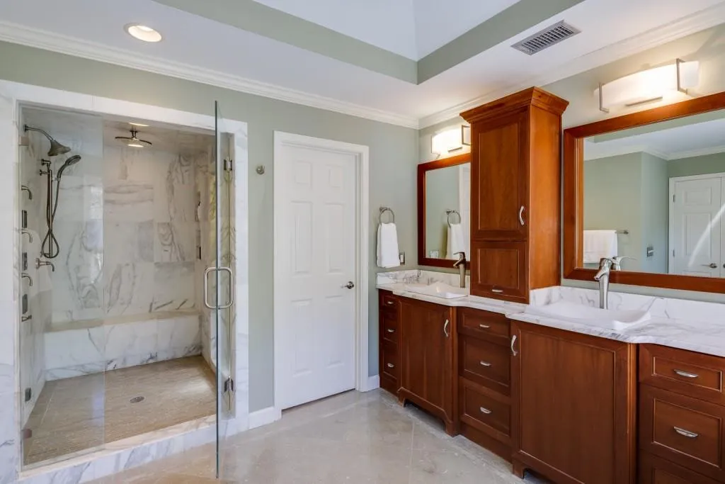7655 S Spalding Lake Drive, Sandy Springs, Georgia 30350, 5 Bedrooms Bedrooms, ,4 BathroomsBathrooms,Residential,Sold,7655 S Spalding Lake Drive,6997897