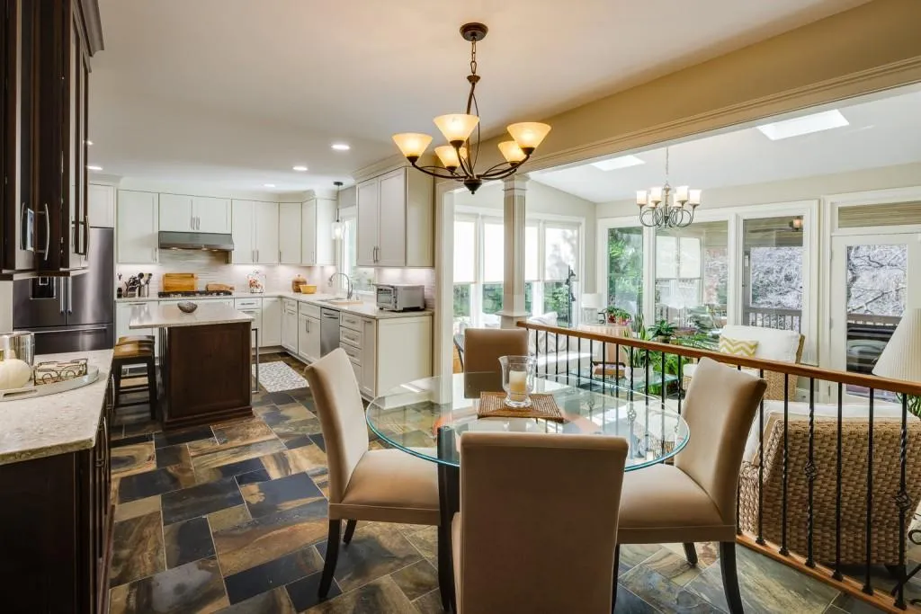 7655 S Spalding Lake Drive, Sandy Springs, Georgia 30350, 5 Bedrooms Bedrooms, ,4 BathroomsBathrooms,Residential,Sold,7655 S Spalding Lake Drive,6997897