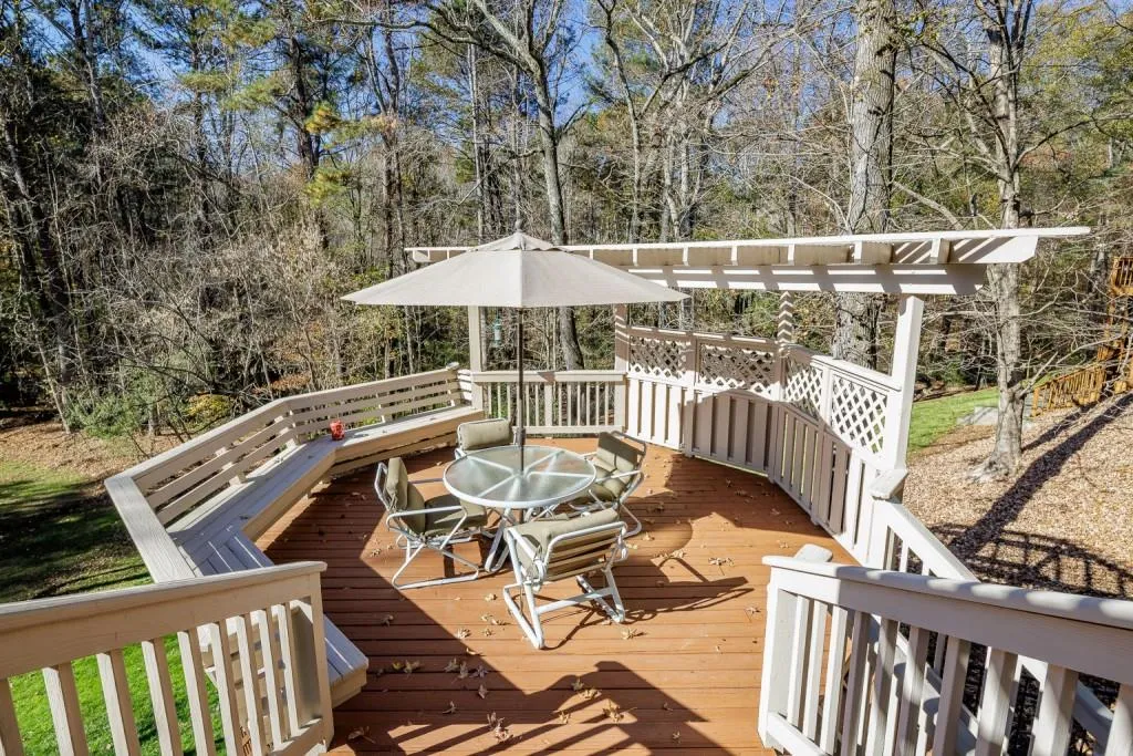 7655 S Spalding Lake Drive, Sandy Springs, Georgia 30350, 5 Bedrooms Bedrooms, ,4 BathroomsBathrooms,Residential,Sold,7655 S Spalding Lake Drive,6997897