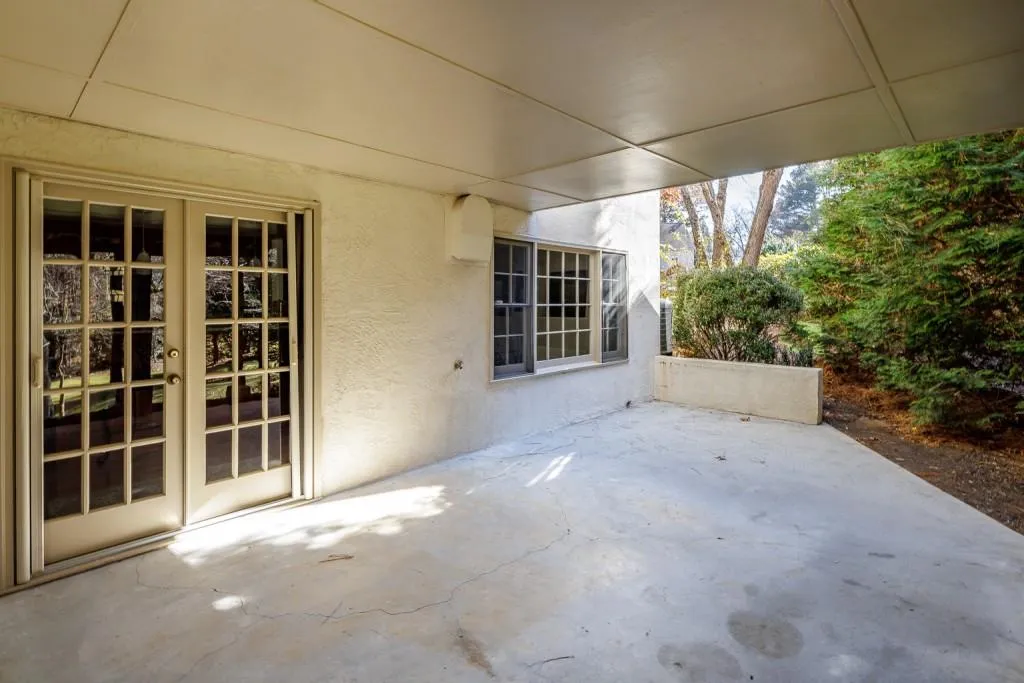 7655 S Spalding Lake Drive, Sandy Springs, Georgia 30350, 5 Bedrooms Bedrooms, ,4 BathroomsBathrooms,Residential,Sold,7655 S Spalding Lake Drive,6997897