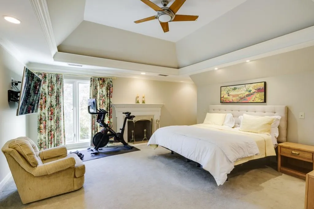 7655 S Spalding Lake Drive, Sandy Springs, Georgia 30350, 5 Bedrooms Bedrooms, ,4 BathroomsBathrooms,Residential,Sold,7655 S Spalding Lake Drive,6997897