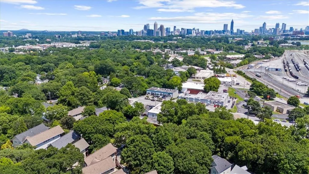 Bird's eye view of city skyline