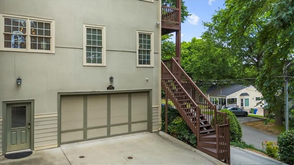 1071 Davis Circle Nw Unit R, Atlanta, Georgia 30318, 3 Bedrooms Bedrooms, ,2 BathroomsBathrooms,Residential,For Sale,1071 Davis Circle Nw Unit R,7613093