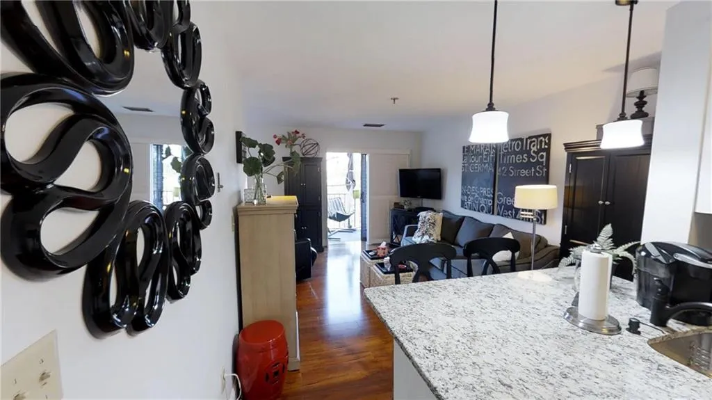 300 Johnson Ferry Road Ne Unit A613, Sandy Springs, Georgia 30328, 1 Bedroom Bedrooms, ,1 BathroomBathrooms,Residential,Sold,300 Johnson Ferry Road Ne Unit A613,6720111