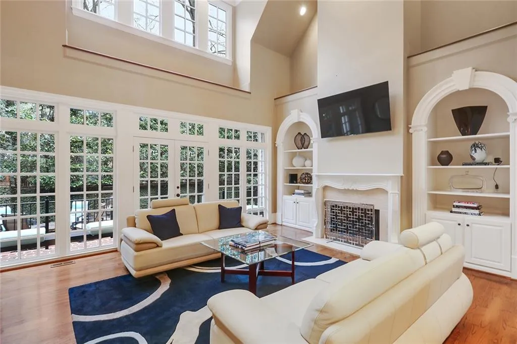 4989 Peachtree Dunwoody Road, Atlanta, Georgia 30342, 5 Bedrooms Bedrooms, ,4 BathroomsBathrooms,Residential,Sold,4989 Peachtree Dunwoody Road,6686019