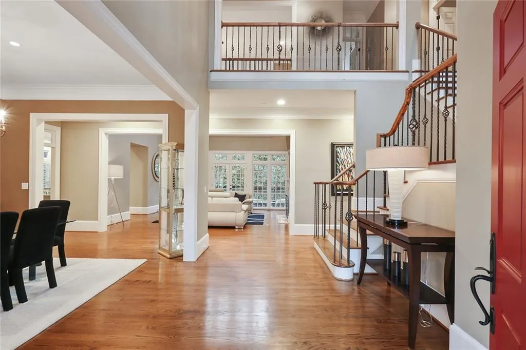 4989 Peachtree Dunwoody Road, Atlanta, Georgia 30342, 5 Bedrooms Bedrooms, ,4 BathroomsBathrooms,Residential,Sold,4989 Peachtree Dunwoody Road,6686019