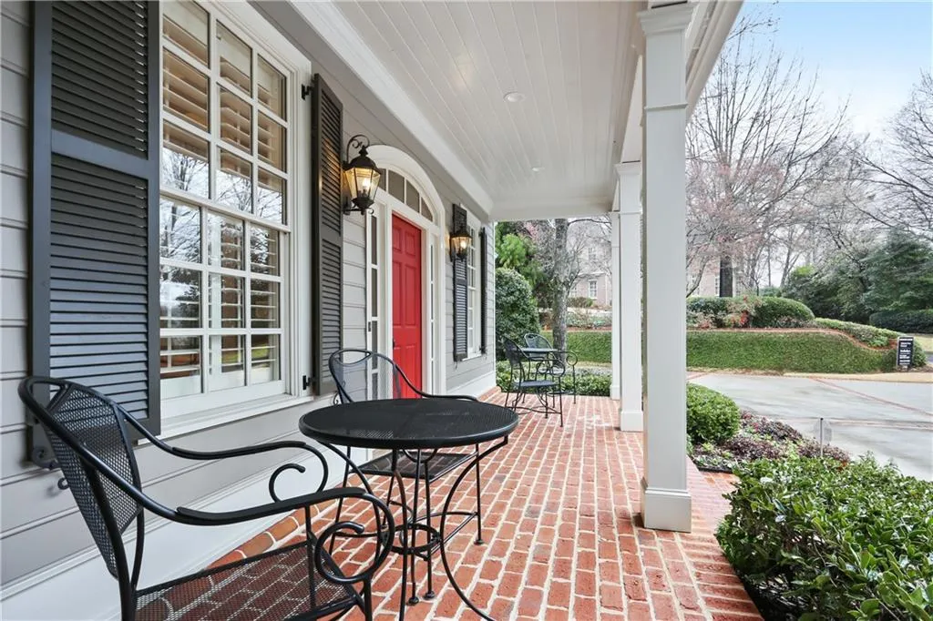 4989 Peachtree Dunwoody Road, Atlanta, Georgia 30342, 5 Bedrooms Bedrooms, ,4 BathroomsBathrooms,Residential,Sold,4989 Peachtree Dunwoody Road,6686019