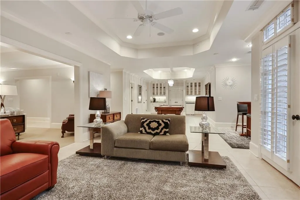 4989 Peachtree Dunwoody Road, Atlanta, Georgia 30342, 5 Bedrooms Bedrooms, ,4 BathroomsBathrooms,Residential,Sold,4989 Peachtree Dunwoody Road,6686019