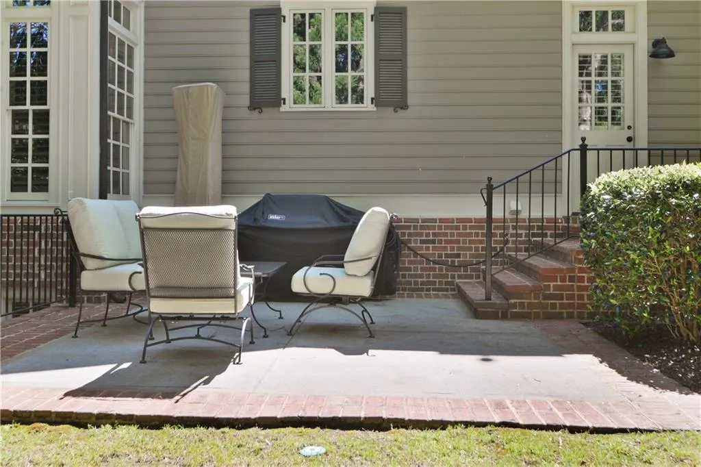 4989 Peachtree Dunwoody Road, Atlanta, Georgia 30342, 5 Bedrooms Bedrooms, ,4 BathroomsBathrooms,Residential,Sold,4989 Peachtree Dunwoody Road,6686019