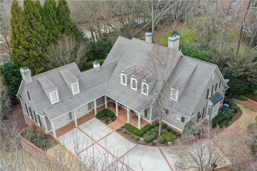 4989 Peachtree Dunwoody Road, Atlanta, Georgia 30342, 5 Bedrooms Bedrooms, ,4 BathroomsBathrooms,Residential,Sold,4989 Peachtree Dunwoody Road,6686019