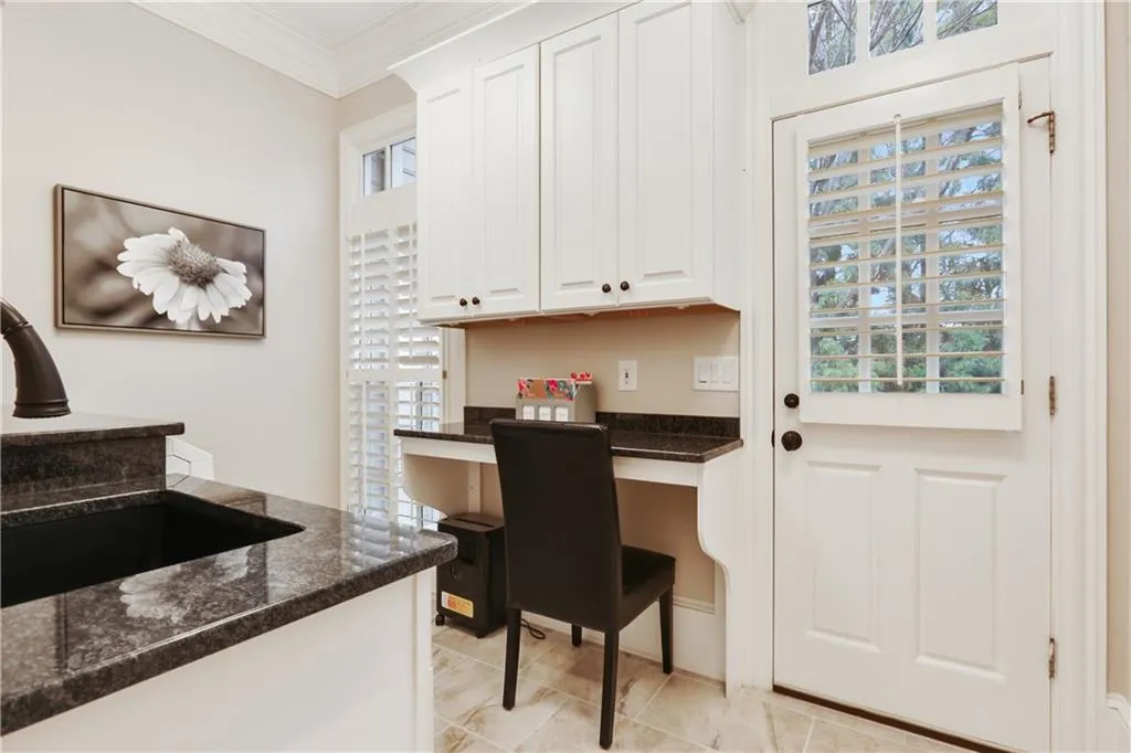 4989 Peachtree Dunwoody Road, Atlanta, Georgia 30342, 5 Bedrooms Bedrooms, ,4 BathroomsBathrooms,Residential,Sold,4989 Peachtree Dunwoody Road,6686019