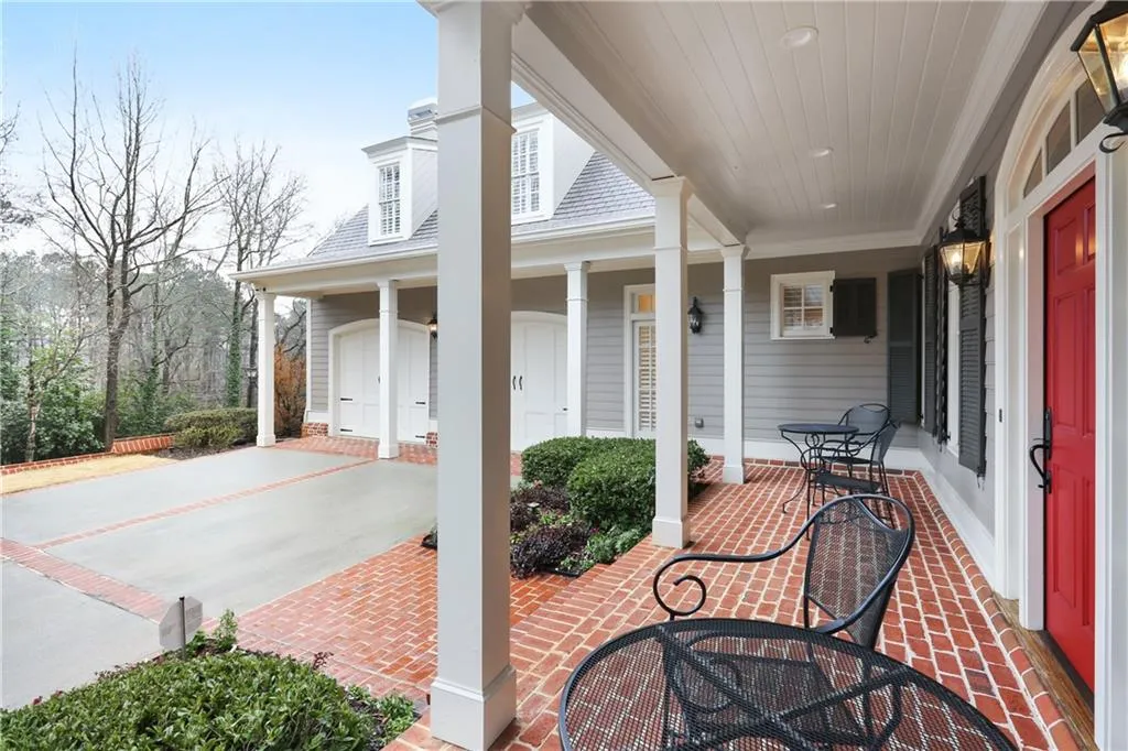 4989 Peachtree Dunwoody Road, Atlanta, Georgia 30342, 5 Bedrooms Bedrooms, ,4 BathroomsBathrooms,Residential,Sold,4989 Peachtree Dunwoody Road,6686019