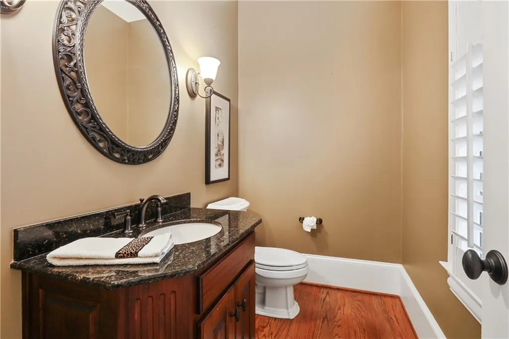 4989 Peachtree Dunwoody Road, Atlanta, Georgia 30342, 5 Bedrooms Bedrooms, ,4 BathroomsBathrooms,Residential,Sold,4989 Peachtree Dunwoody Road,6686019