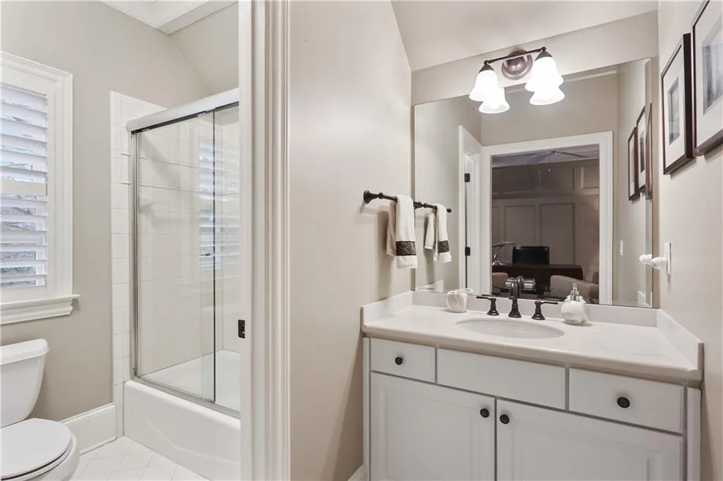4989 Peachtree Dunwoody Road, Atlanta, Georgia 30342, 5 Bedrooms Bedrooms, ,4 BathroomsBathrooms,Residential,Sold,4989 Peachtree Dunwoody Road,6686019