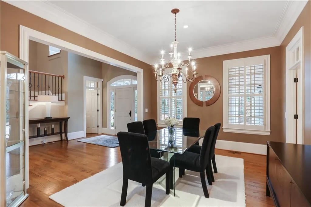 4989 Peachtree Dunwoody Road, Atlanta, Georgia 30342, 5 Bedrooms Bedrooms, ,4 BathroomsBathrooms,Residential,Sold,4989 Peachtree Dunwoody Road,6686019