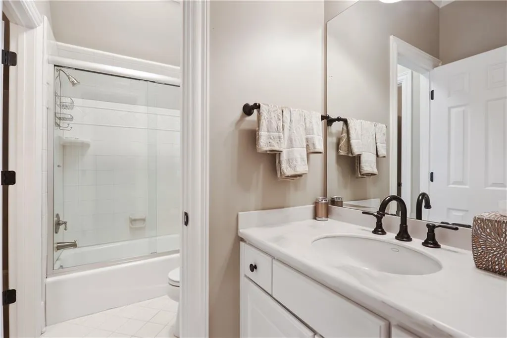 4989 Peachtree Dunwoody Road, Atlanta, Georgia 30342, 5 Bedrooms Bedrooms, ,4 BathroomsBathrooms,Residential,Sold,4989 Peachtree Dunwoody Road,6686019