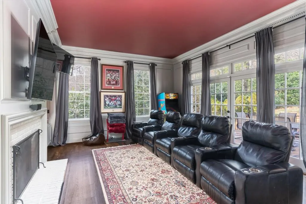 185 Churchill Drive, Sandy Springs, Georgia 30350, 4 Bedrooms Bedrooms, ,3 BathroomsBathrooms,Residential,Sold,185 Churchill Drive,6716364