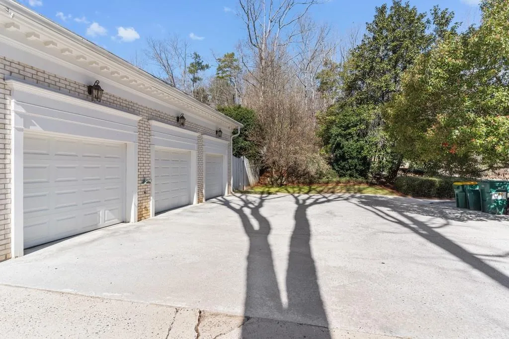185 Churchill Drive, Sandy Springs, Georgia 30350, 4 Bedrooms Bedrooms, ,3 BathroomsBathrooms,Residential,Sold,185 Churchill Drive,6716364
