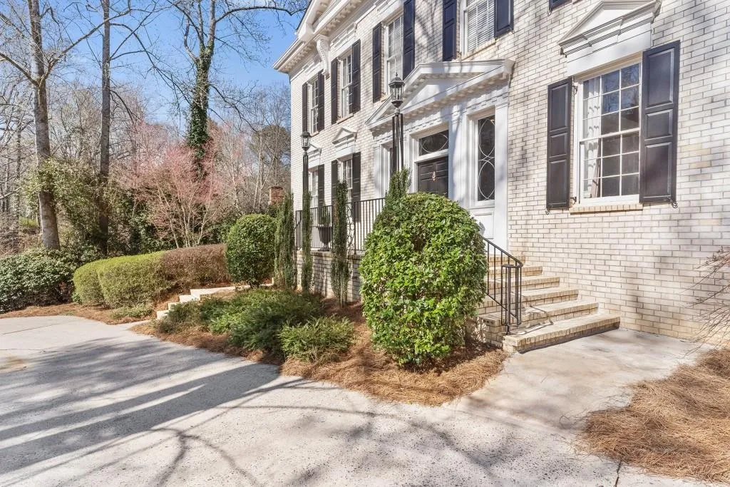185 Churchill Drive, Sandy Springs, Georgia 30350, 4 Bedrooms Bedrooms, ,3 BathroomsBathrooms,Residential,Sold,185 Churchill Drive,6716364