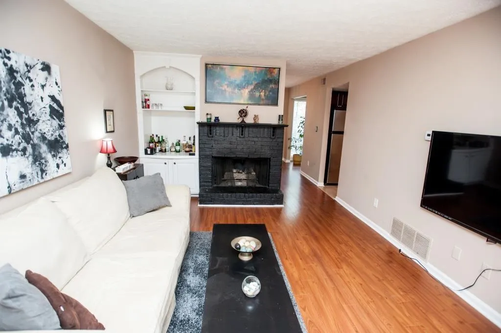 7750 Roswell Road Unit 4a, Sandy Springs, Georgia 30350, 3 Bedrooms Bedrooms, ,2 BathroomsBathrooms,Residential,Sold,7750 Roswell Road Unit 4a,5745438