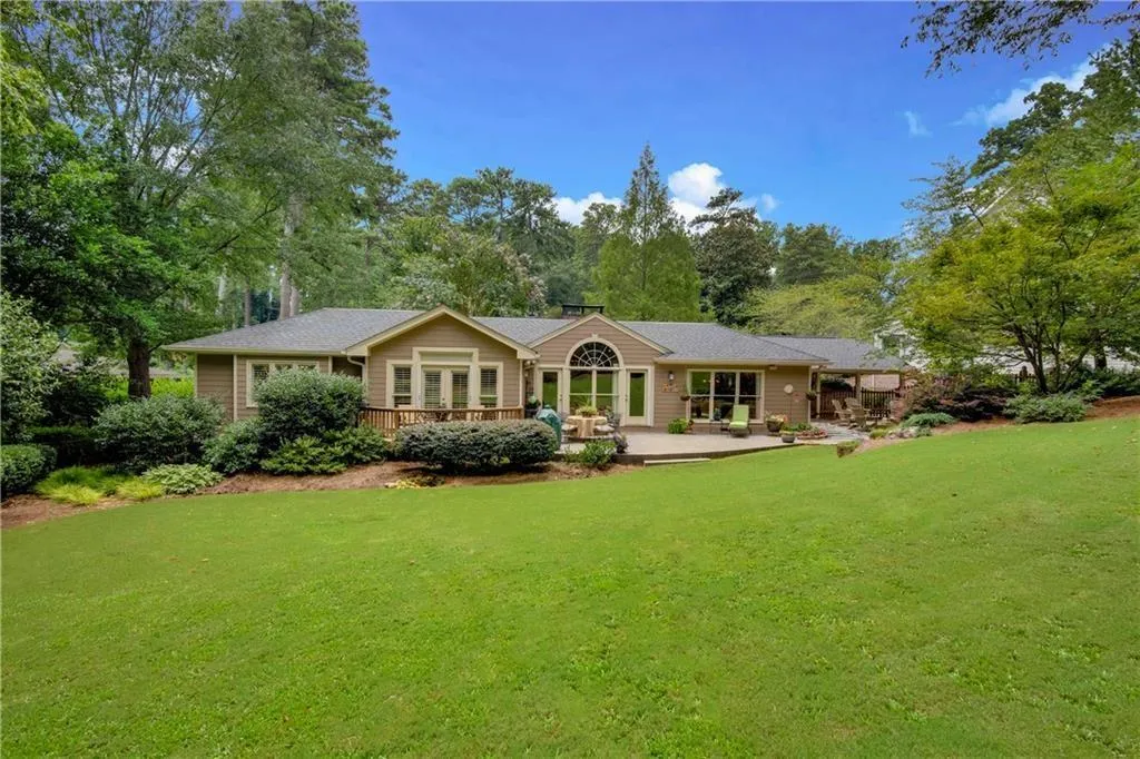 55 Pine Lake Drive, Sandy Springs, Georgia 30327, 5 Bedrooms Bedrooms, ,3 BathroomsBathrooms,Residential,Sold,55 Pine Lake Drive,5977409