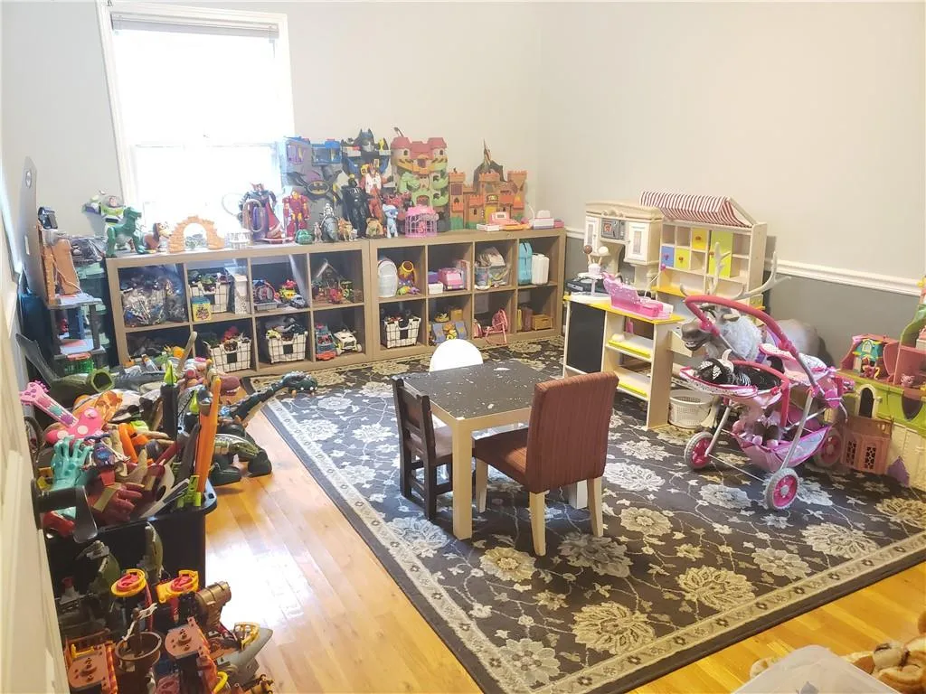 785 Sudbury Road, Sandy Springs, Georgia 30328, 5 Bedrooms Bedrooms, ,3 BathroomsBathrooms,Residential,Sold,785 Sudbury Road,7012324