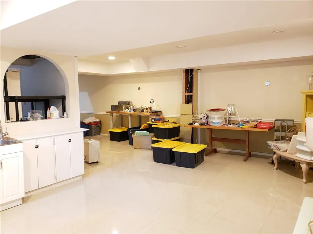 785 Sudbury Road, Sandy Springs, Georgia 30328, 5 Bedrooms Bedrooms, ,3 BathroomsBathrooms,Residential,Sold,785 Sudbury Road,7012324