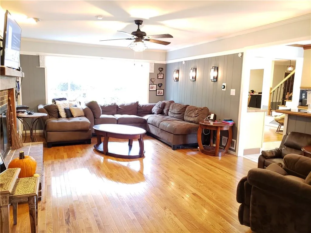 785 Sudbury Road, Sandy Springs, Georgia 30328, 5 Bedrooms Bedrooms, ,3 BathroomsBathrooms,Residential,Sold,785 Sudbury Road,7012324