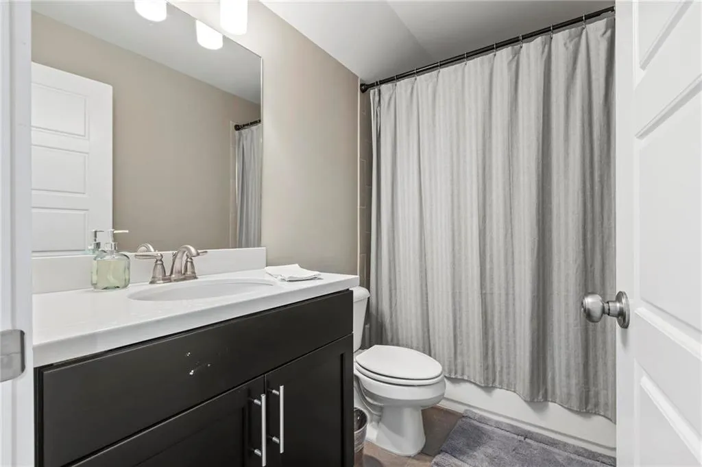Full bath on 3rd level