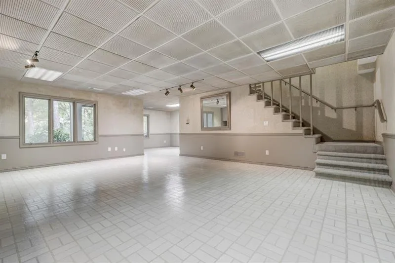 5430 E Idlewood Lane, Sandy Springs, Georgia 30327, 6 Bedrooms Bedrooms, ,4 BathroomsBathrooms,Residential,Sold,5430 E Idlewood Lane,6642453