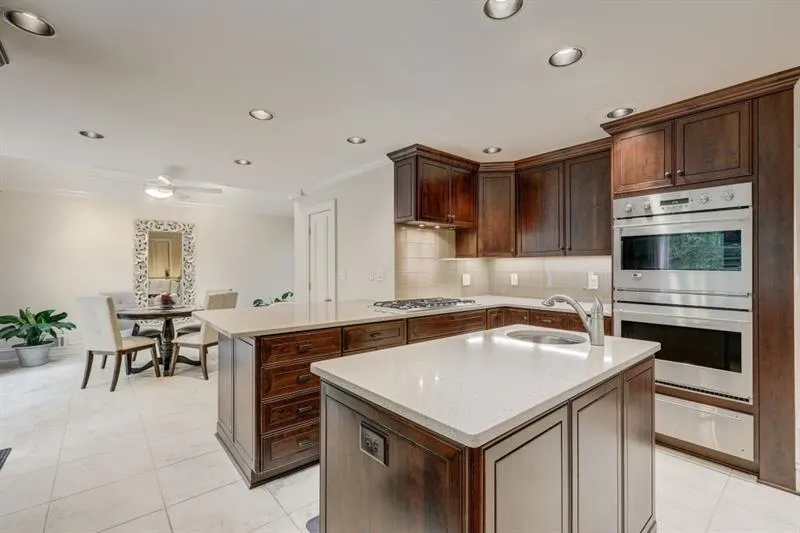 5430 E Idlewood Lane, Sandy Springs, Georgia 30327, 6 Bedrooms Bedrooms, ,4 BathroomsBathrooms,Residential,Sold,5430 E Idlewood Lane,6642453