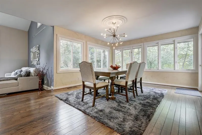 5430 E Idlewood Lane, Sandy Springs, Georgia 30327, 6 Bedrooms Bedrooms, ,4 BathroomsBathrooms,Residential,Sold,5430 E Idlewood Lane,6642453