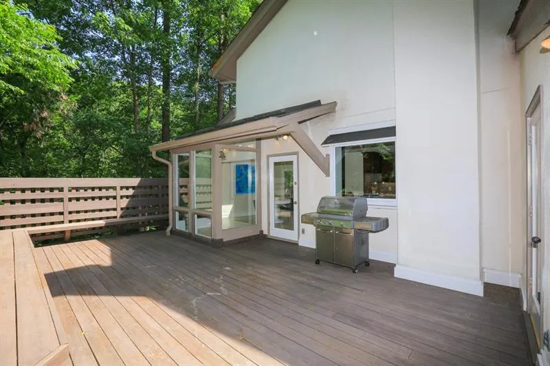 5430 E Idlewood Lane, Sandy Springs, Georgia 30327, 6 Bedrooms Bedrooms, ,4 BathroomsBathrooms,Residential,Sold,5430 E Idlewood Lane,6642453