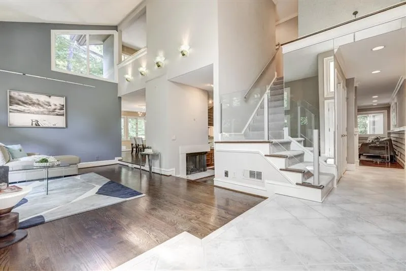 5430 E Idlewood Lane, Sandy Springs, Georgia 30327, 6 Bedrooms Bedrooms, ,4 BathroomsBathrooms,Residential,Sold,5430 E Idlewood Lane,6642453