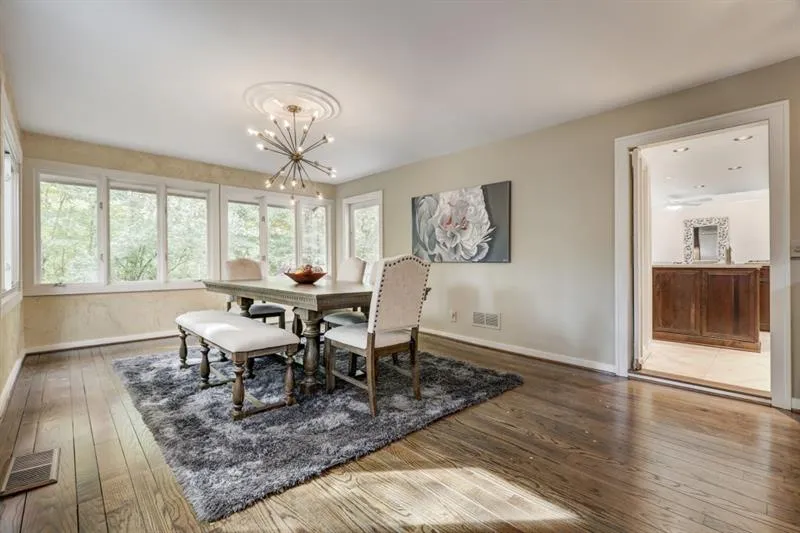 5430 E Idlewood Lane, Sandy Springs, Georgia 30327, 6 Bedrooms Bedrooms, ,4 BathroomsBathrooms,Residential,Sold,5430 E Idlewood Lane,6642453