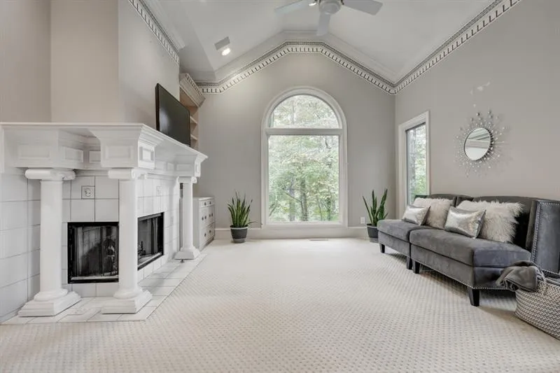 5430 E Idlewood Lane, Sandy Springs, Georgia 30327, 6 Bedrooms Bedrooms, ,4 BathroomsBathrooms,Residential,Sold,5430 E Idlewood Lane,6642453