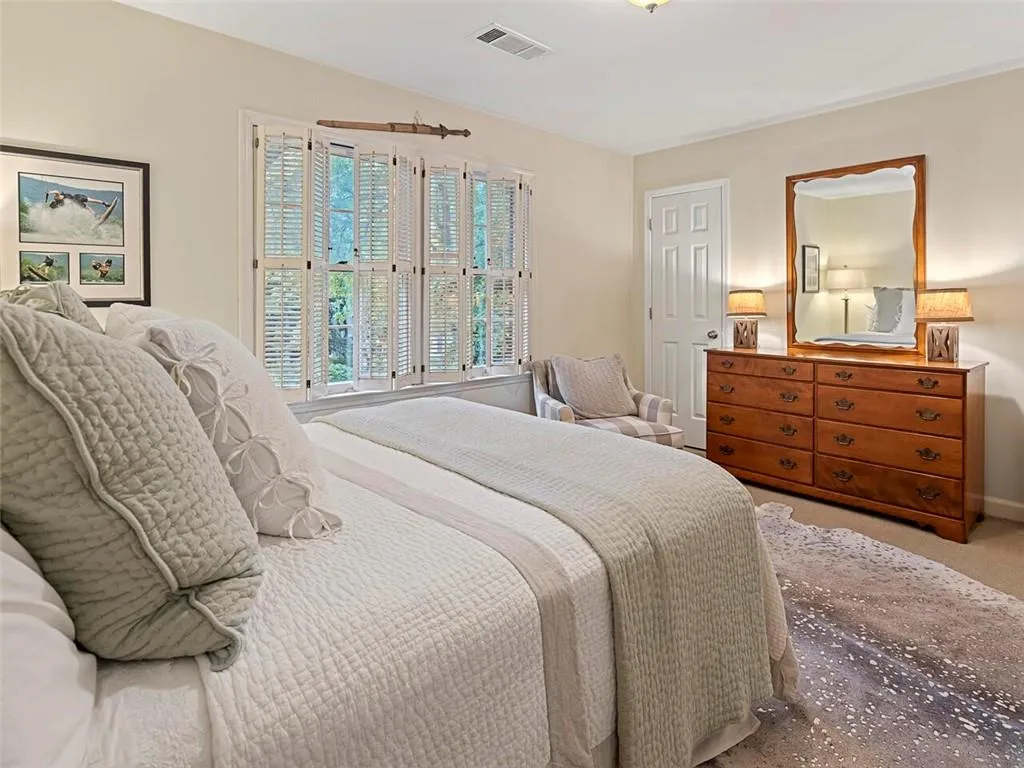 5485 Shiver Summit, Sandy Springs, Georgia 30342, 4 Bedrooms Bedrooms, ,3 BathroomsBathrooms,Residential,Sold,5485 Shiver Summit,6965814