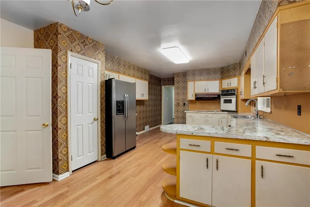 675 Glenforest Road, Sandy Springs, Georgia 30328, 3 Bedrooms Bedrooms, ,2 BathroomsBathrooms,Residential,Sold,675 Glenforest Road,7212750