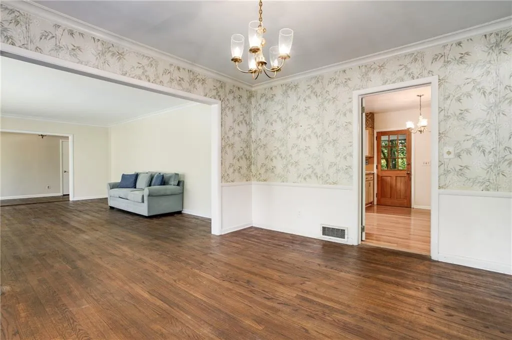 675 Glenforest Road, Sandy Springs, Georgia 30328, 3 Bedrooms Bedrooms, ,2 BathroomsBathrooms,Residential,Sold,675 Glenforest Road,7212750