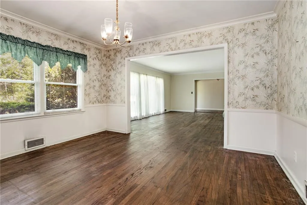 675 Glenforest Road, Sandy Springs, Georgia 30328, 3 Bedrooms Bedrooms, ,2 BathroomsBathrooms,Residential,Sold,675 Glenforest Road,7212750