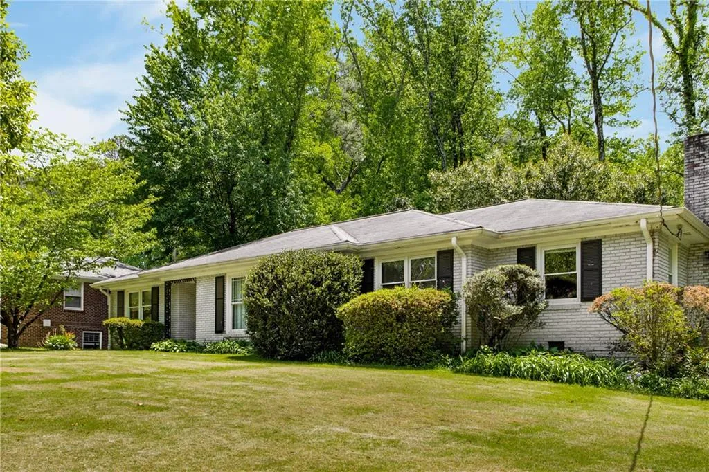 675 Glenforest Road, Sandy Springs, Georgia 30328, 3 Bedrooms Bedrooms, ,2 BathroomsBathrooms,Residential,Sold,675 Glenforest Road,7212750