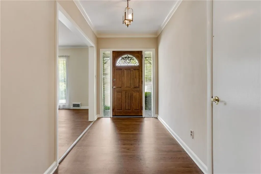 675 Glenforest Road, Sandy Springs, Georgia 30328, 3 Bedrooms Bedrooms, ,2 BathroomsBathrooms,Residential,Sold,675 Glenforest Road,7212750