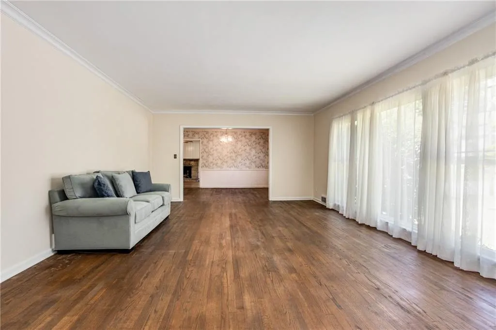 675 Glenforest Road, Sandy Springs, Georgia 30328, 3 Bedrooms Bedrooms, ,2 BathroomsBathrooms,Residential,Sold,675 Glenforest Road,7212750