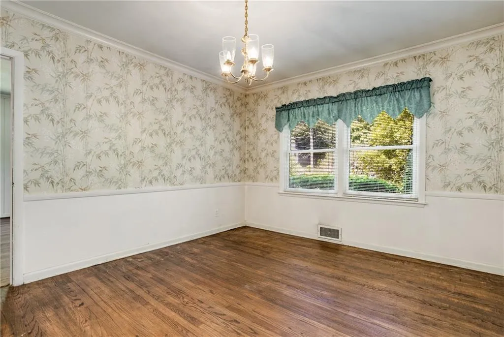 675 Glenforest Road, Sandy Springs, Georgia 30328, 3 Bedrooms Bedrooms, ,2 BathroomsBathrooms,Residential,Sold,675 Glenforest Road,7212750