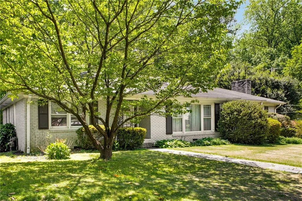 675 Glenforest Road, Sandy Springs, Georgia 30328, 3 Bedrooms Bedrooms, ,2 BathroomsBathrooms,Residential,Sold,675 Glenforest Road,7212750