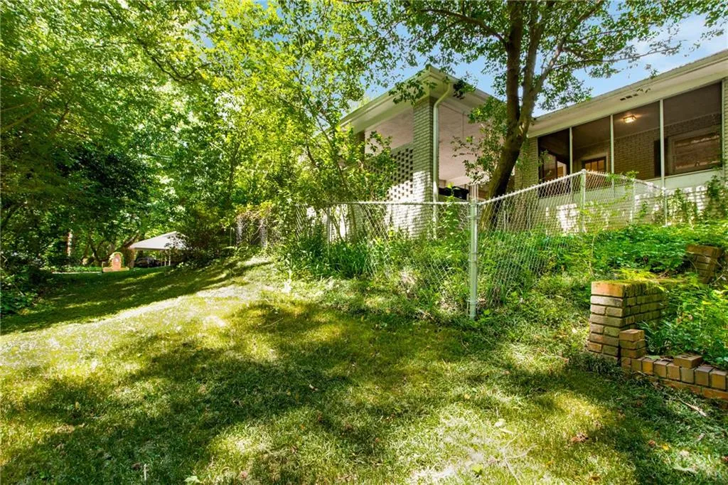 675 Glenforest Road, Sandy Springs, Georgia 30328, 3 Bedrooms Bedrooms, ,2 BathroomsBathrooms,Residential,Sold,675 Glenforest Road,7212750